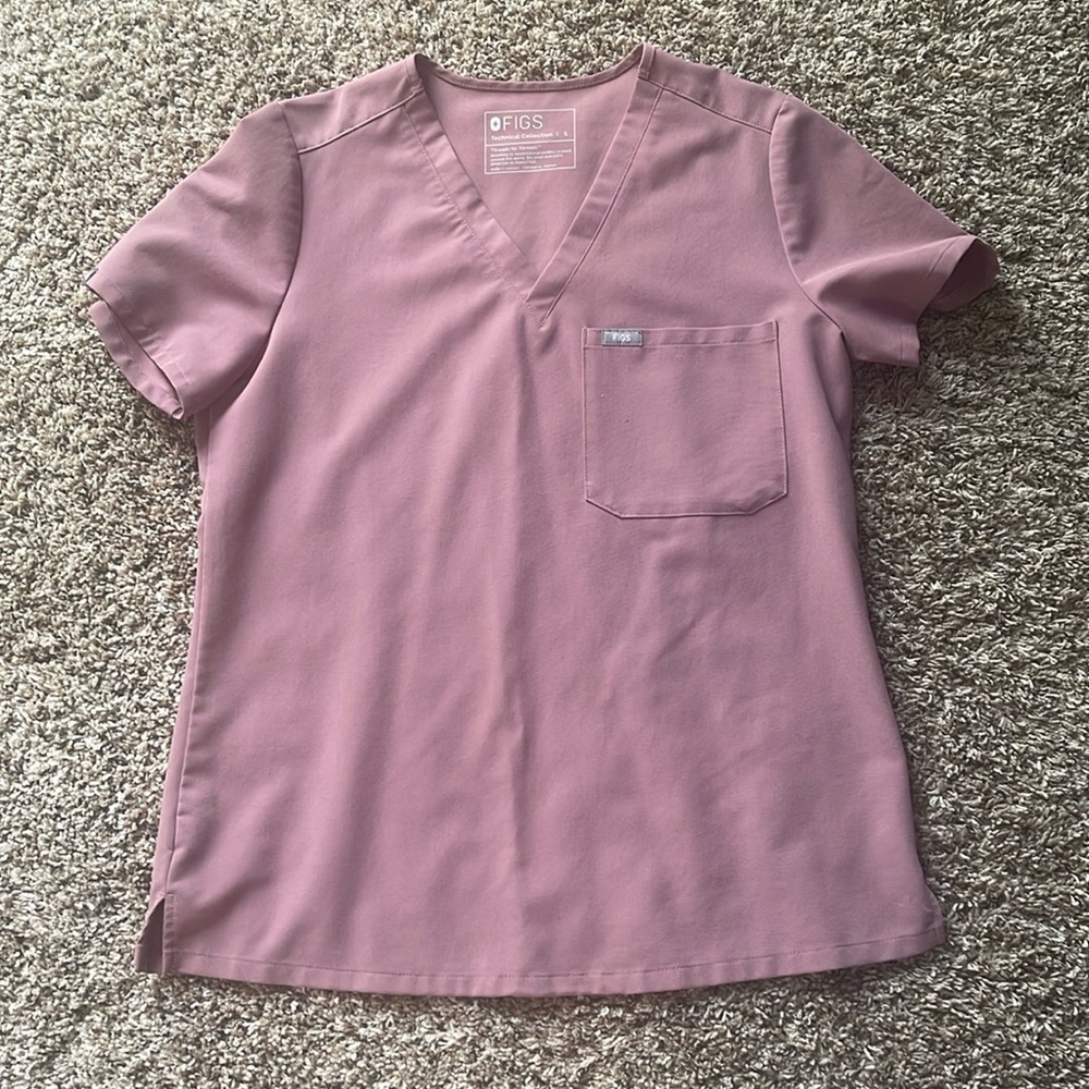 Figs small scrub top
